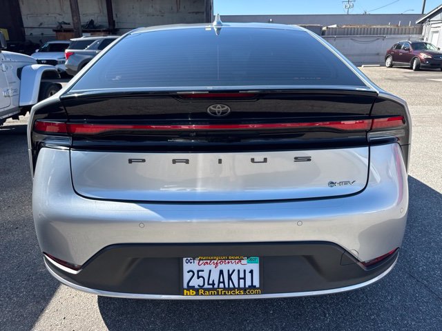 Used 2024 Toyota Prius LE FWD image 6