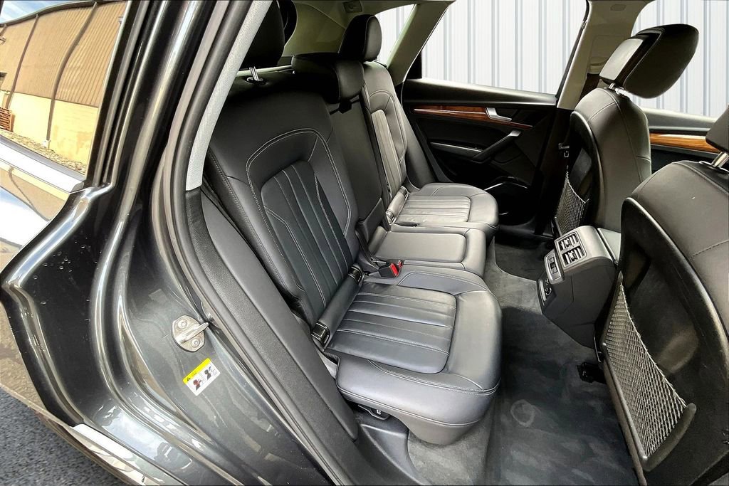 Used 2023 Audi Q5 2.0T Premium w/ Convenience Package image 26