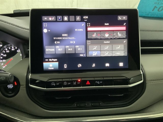 Used 2024 Jeep Compass Limited image 28