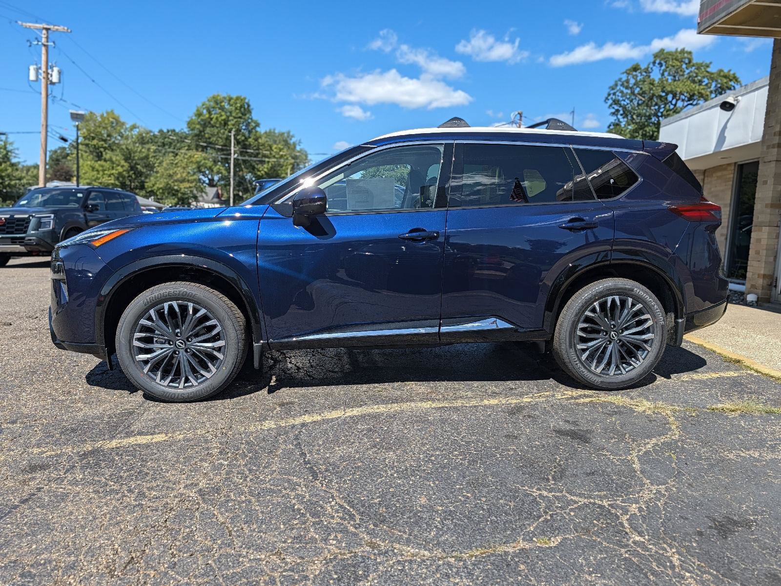 New 2026 Nissan Rogue Platinum AWD/4WD image 8
