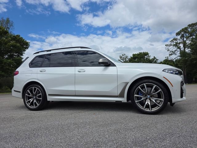 Used 2021 BMW X7 M50i image 1