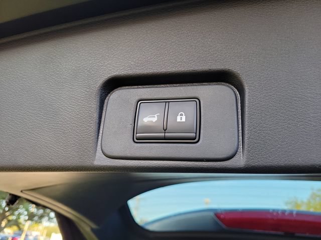 Used 2025 Nissan Rogue SV AWD/4WD image 10