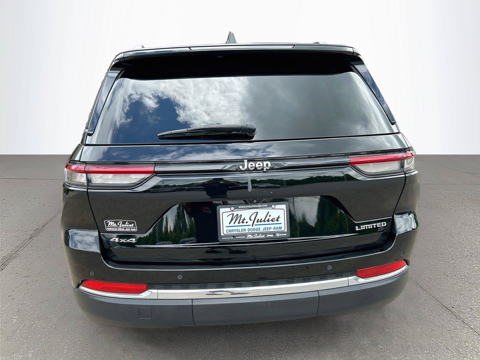 Used 2022 Jeep Grand Cherokee Limited AWD/4WD image 5