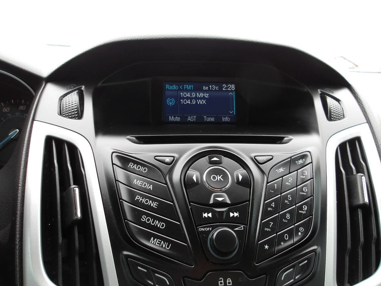 Used 2013 Ford Focus SE image 12