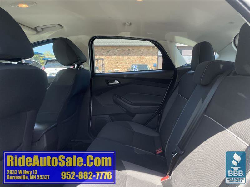 Used 2014 Ford Focus SE w/ SE Winter Package FWD image 12