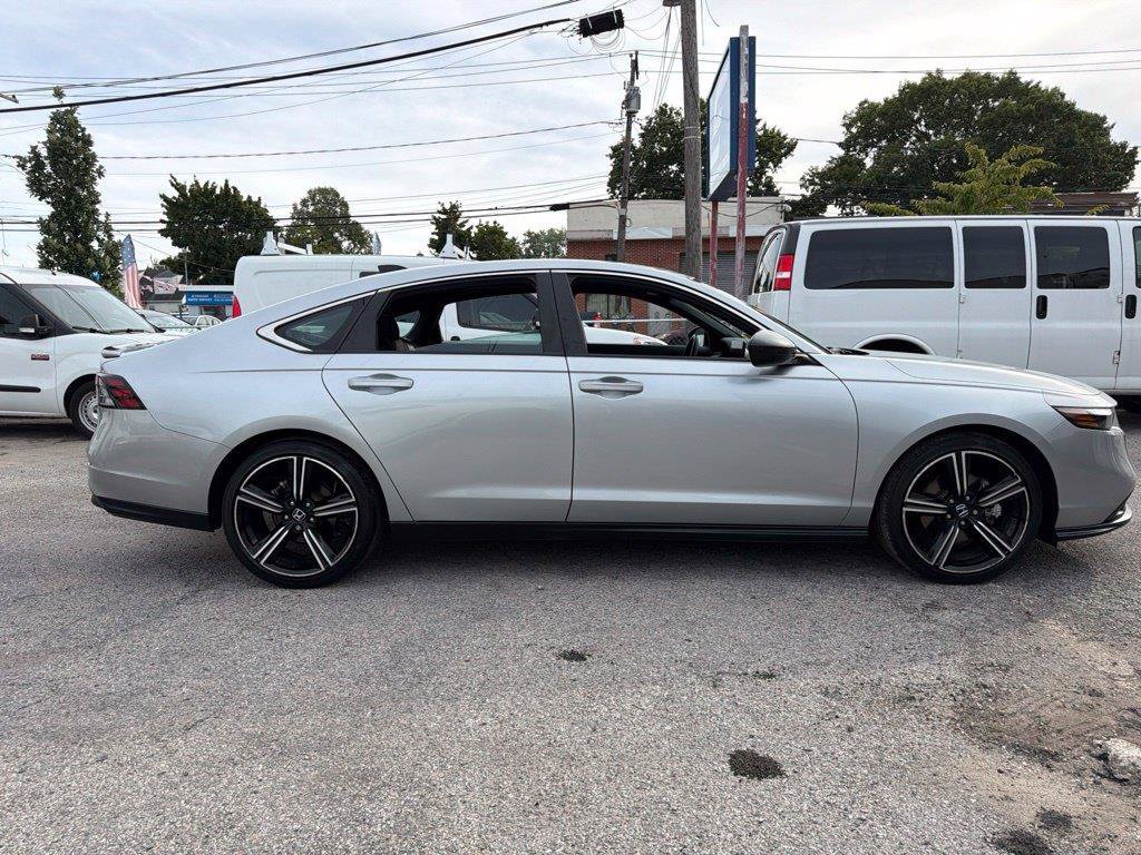 Used 2024 Honda Accord Sport image 8