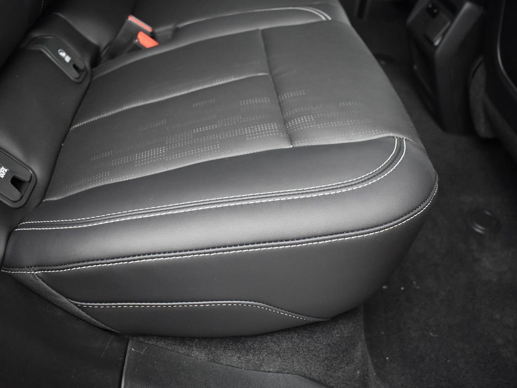 New 2026 Cadillac Optiq Sport 2 w/ LPO, Floor Liner Package image 34