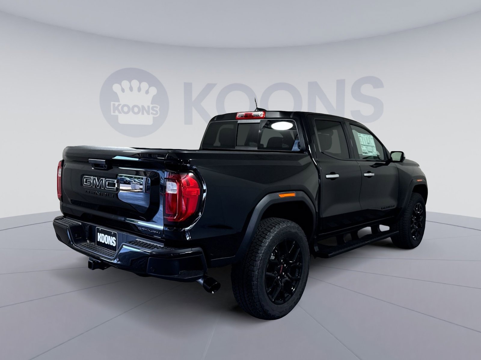 New 2026 GMC Canyon Denali w/ LPO, Denali Black Edition AWD/4WD image 7