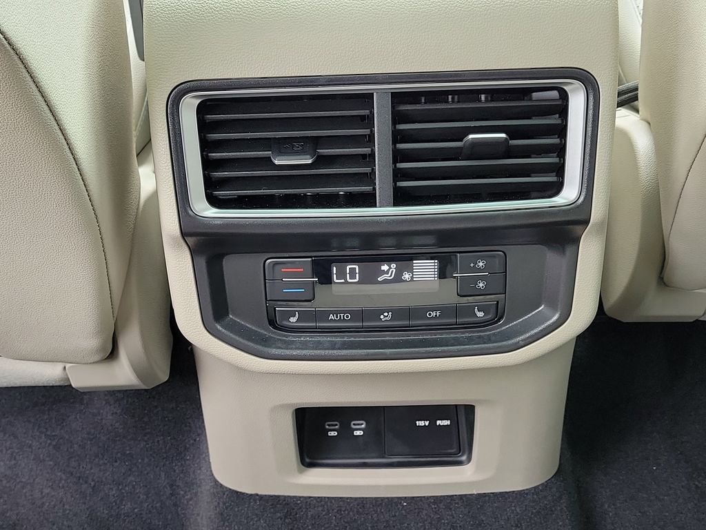 Certified 2025 Volkswagen Atlas SEL Premium R-Line image 15