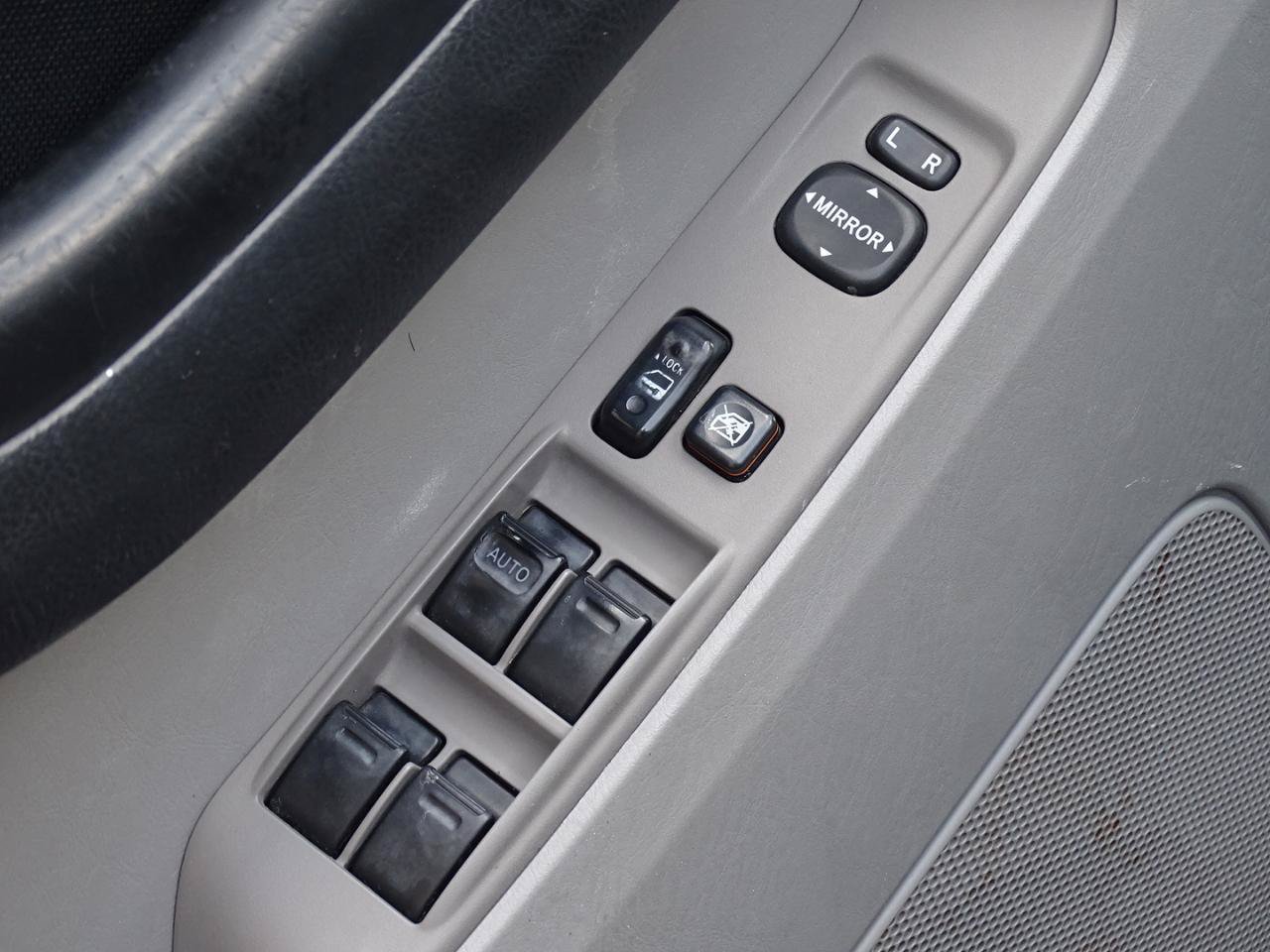 Used 2006 Toyota 4Runner SR5 RWD image 21