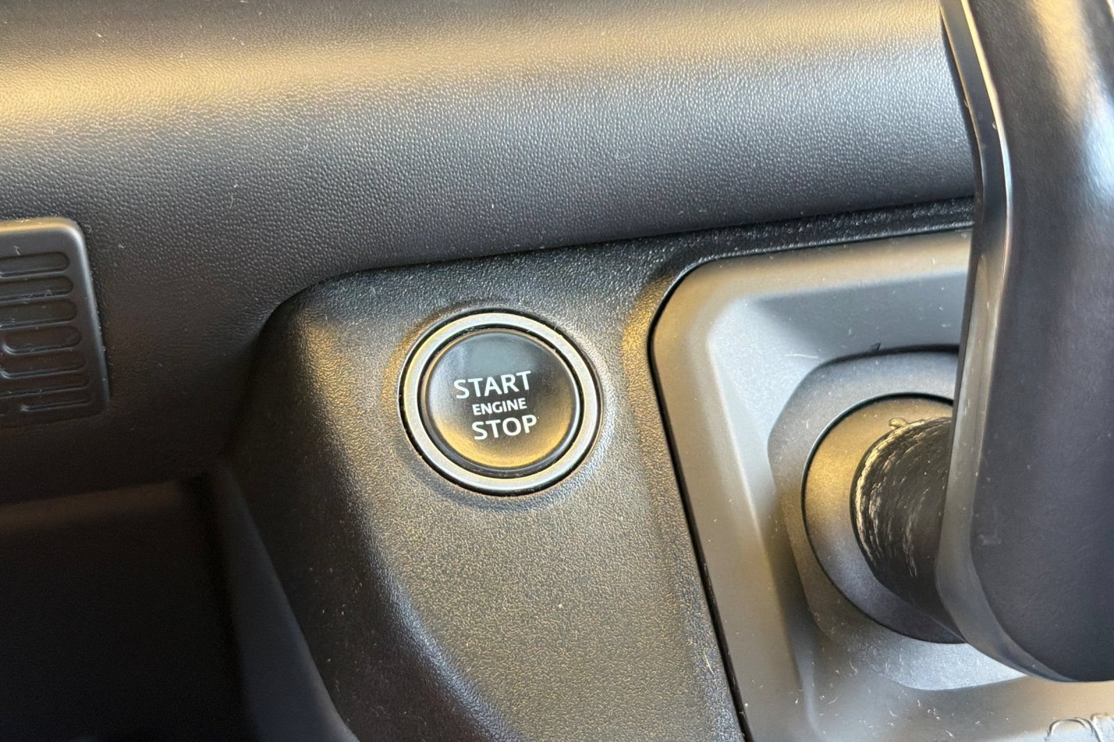 Used 2021 Land Rover Defender 110 X-Dynamic HSE AWD/4WD image 25