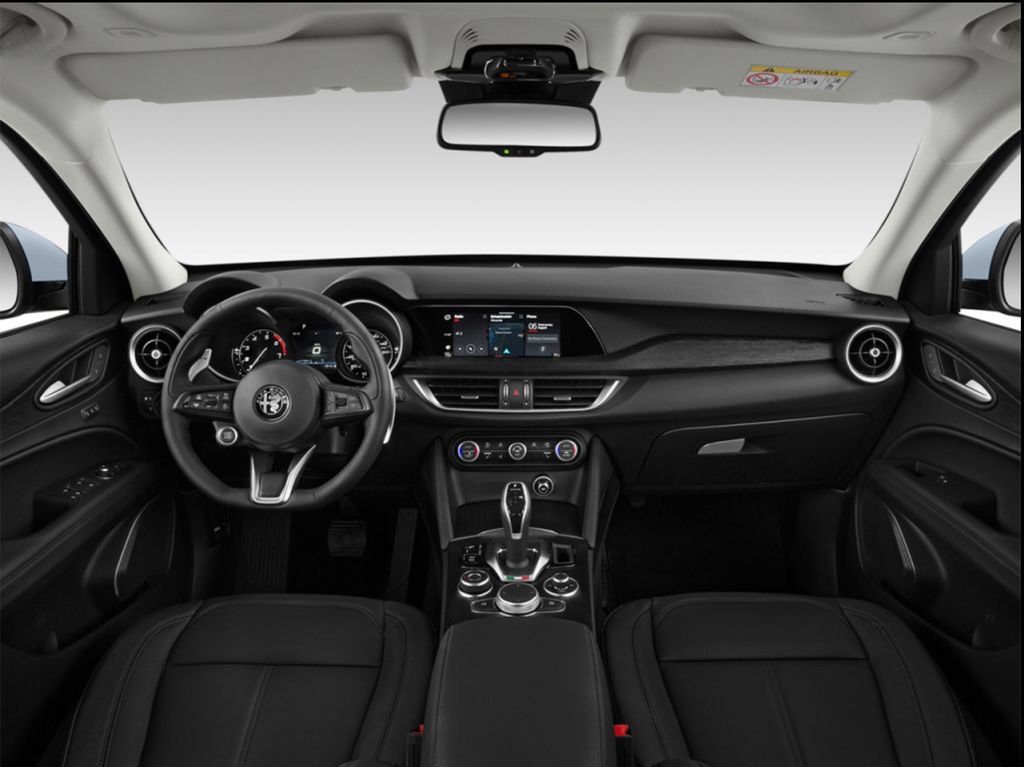 Used 2023 Alfa Romeo Stelvio Estrema AWD/4WD image 4