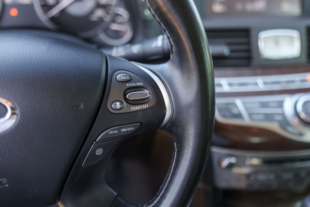 Used 2016 INFINITI Q70 L 3.7 w/ Deluxe Touring Package image 13