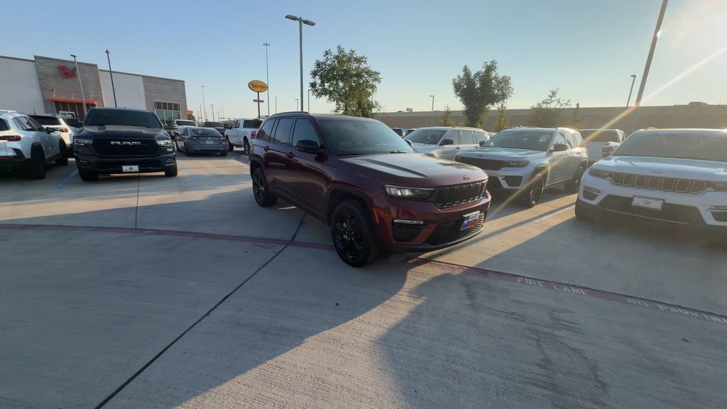 Used 2025 Jeep Grand Cherokee Limited w/ Black Appearance Package