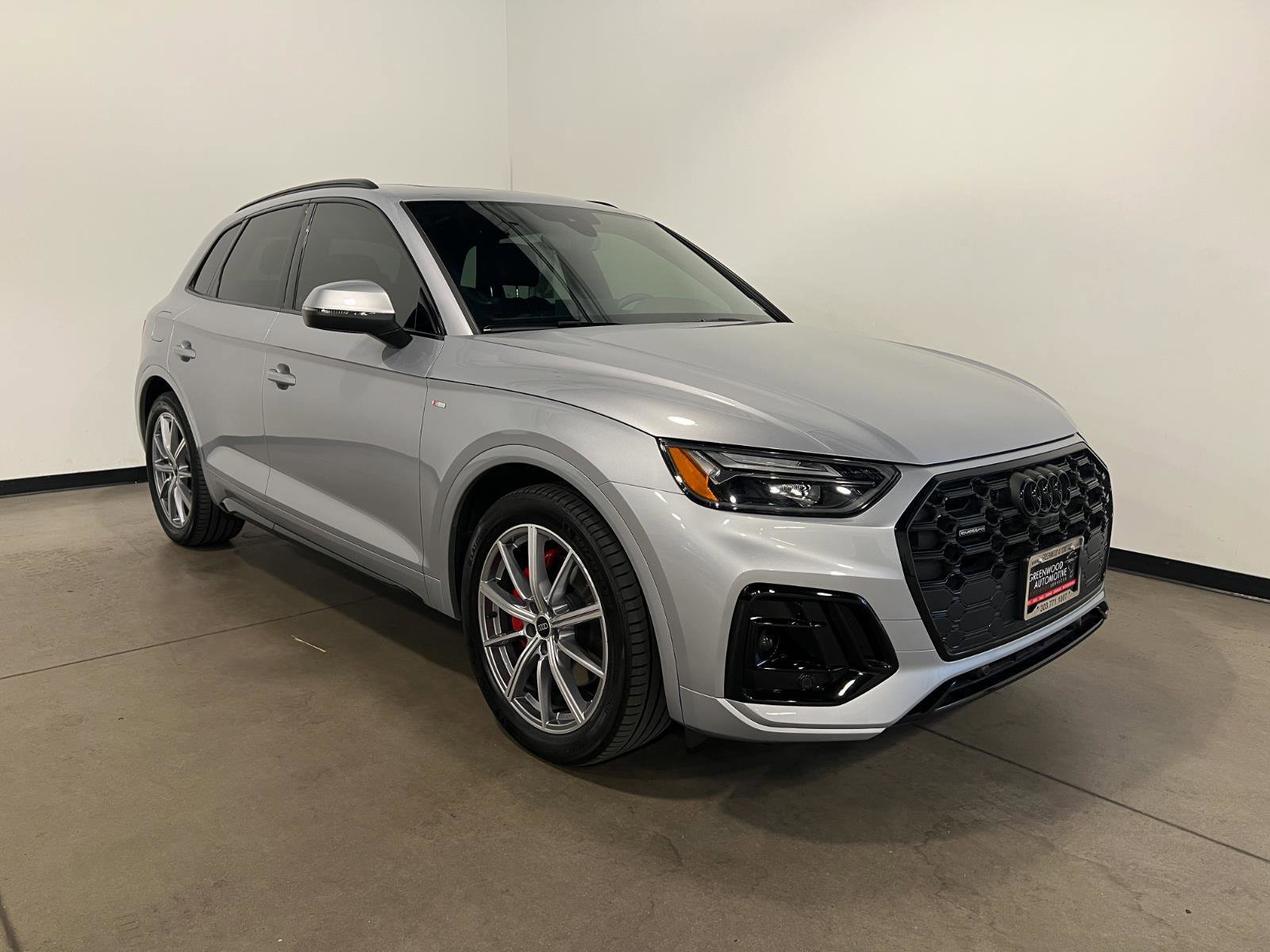 Used 2024 Audi Q5 e Premium Plus AWD/4WD image 1