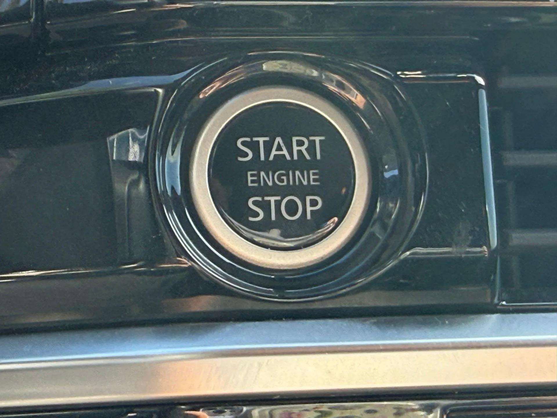 Used 2024 Nissan Pathfinder SV image 47