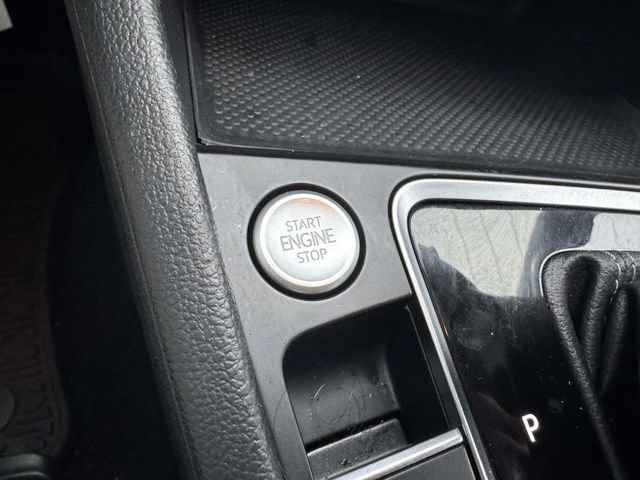 Used 2021 Volkswagen Jetta R-Line w/ R-Line Cold Weather Package image 23