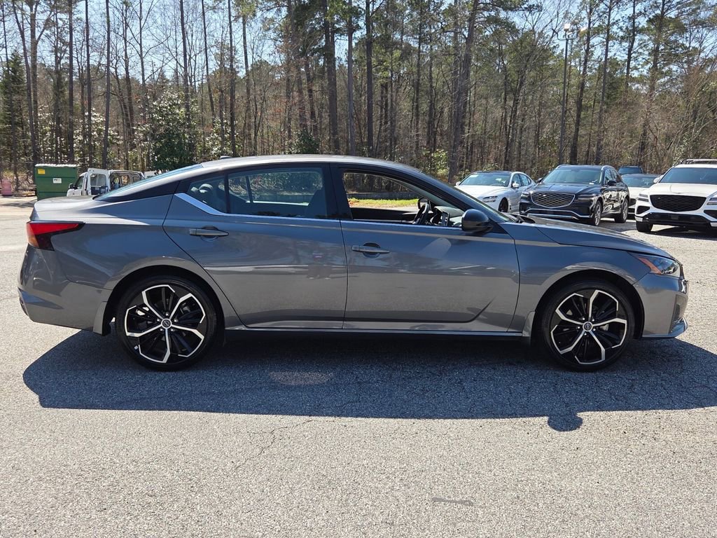 Used 2025 Nissan Altima 2.5 SR image 13