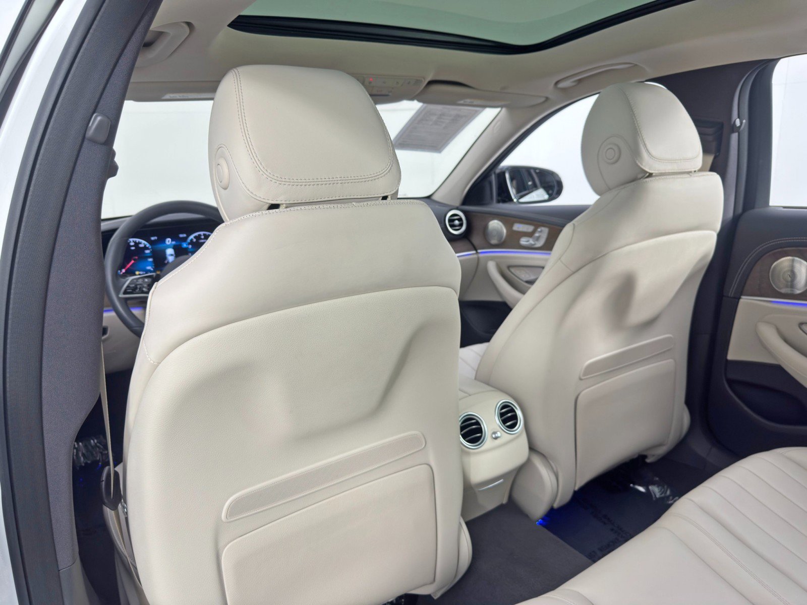 Used 2022 Mercedes-Benz E 450 4MATIC All-Terrain Wagon image 40