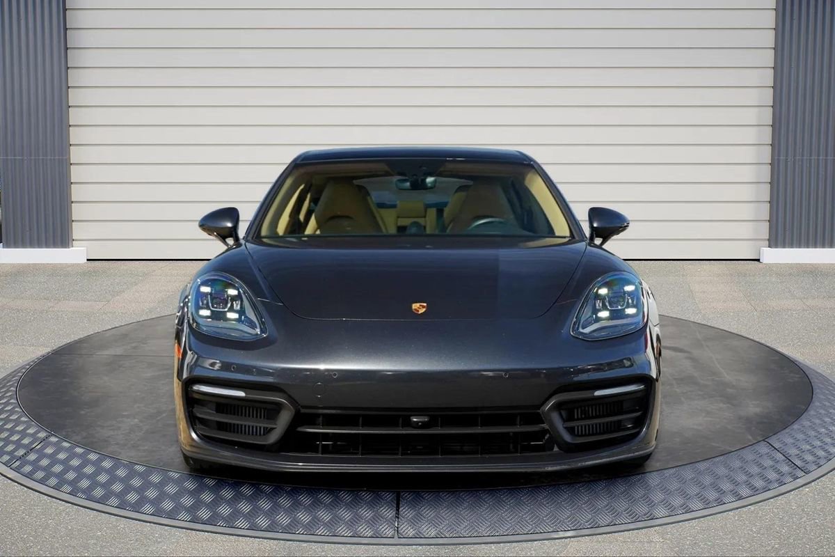 Used 2021 Porsche Panamera w/ Premium Package image 2