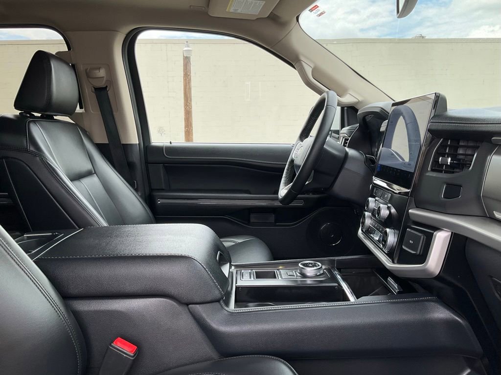 Used 2024 Ford Expedition XLT RWD image 42