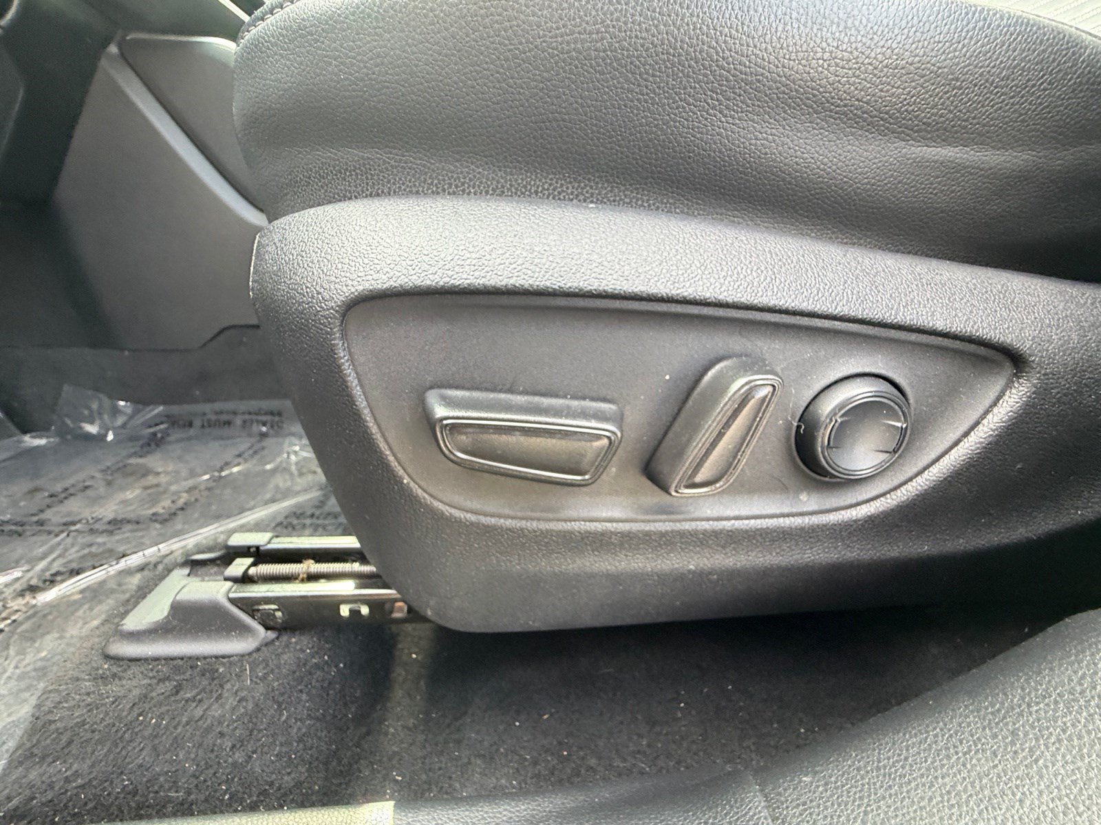 Used 2021 Toyota Highlander XSE AWD/4WD image 14