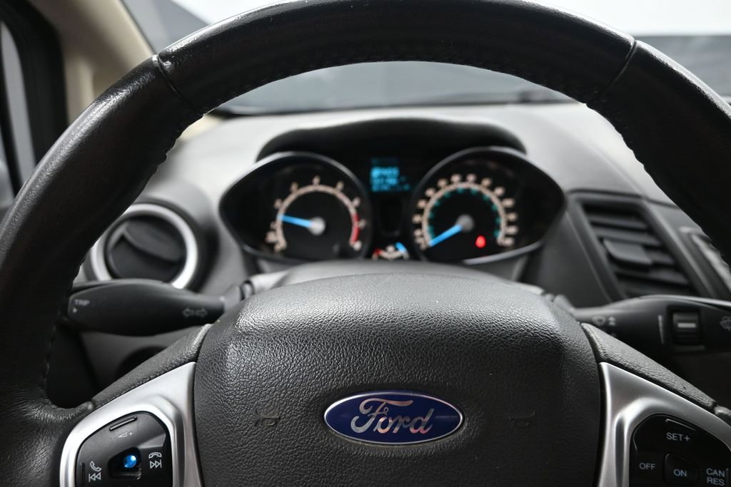 Used 2016 Ford Fiesta SE w/ Cold Weather Package FWD image 15