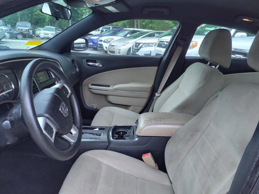 Used 2012 Dodge Charger SE RWD image 5