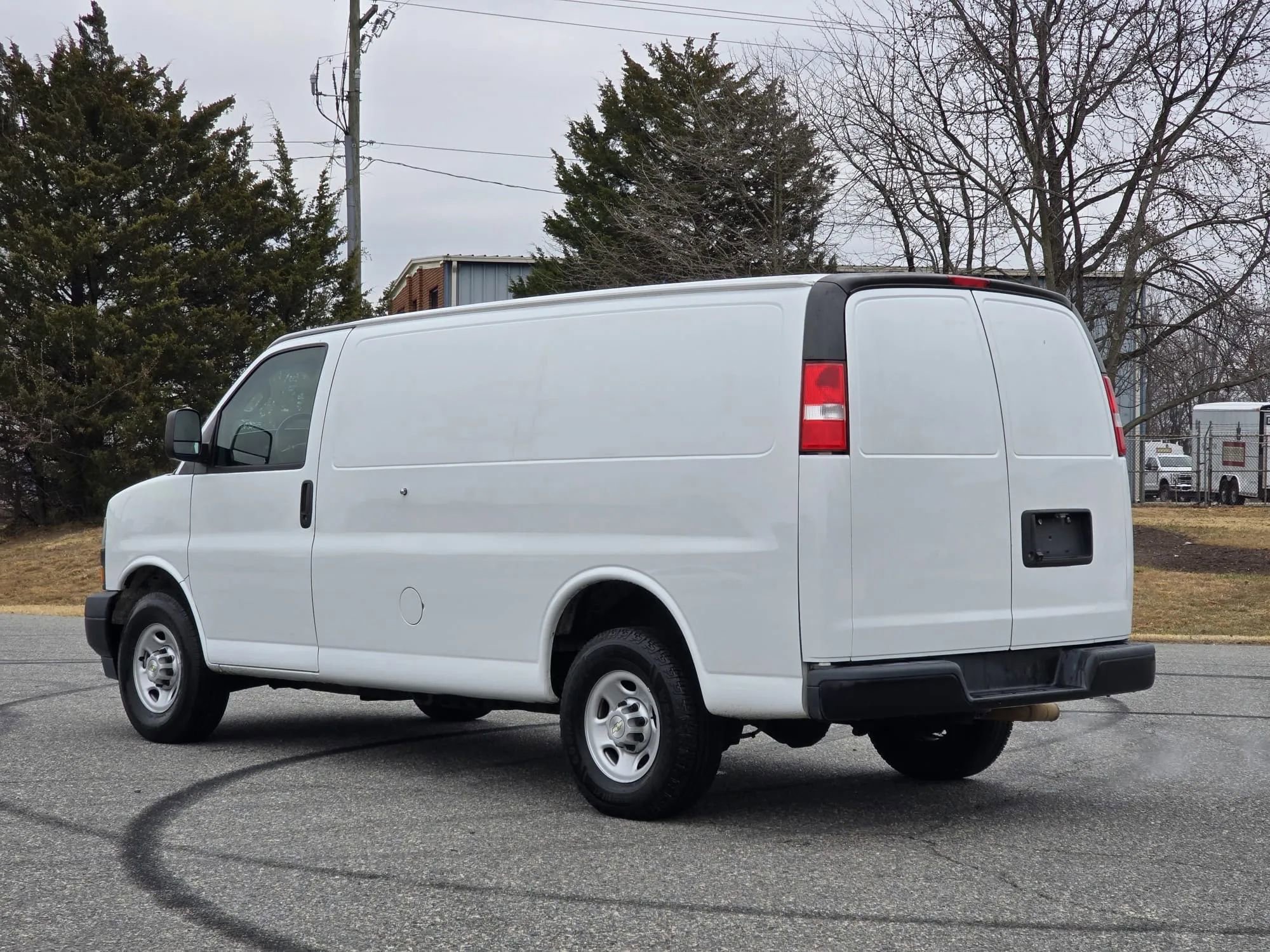 Used 2020 Chevrolet Express 2500 w/ Driver Convenience Package image 27