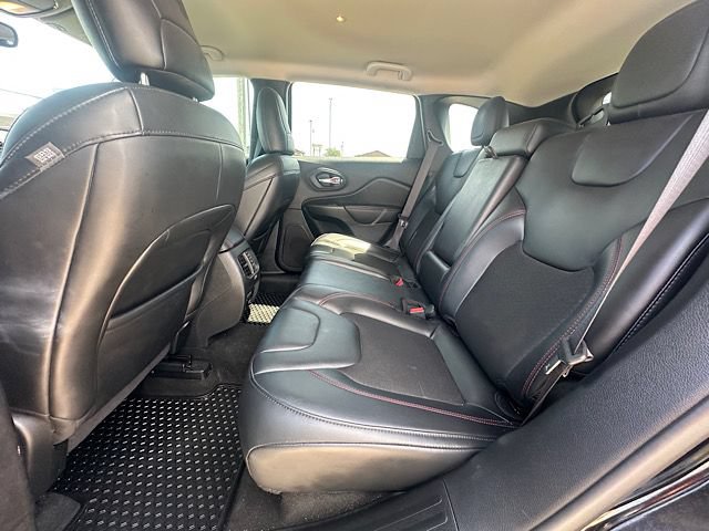 Used 2020 Jeep Cherokee Trailhawk w/ Technology Group AWD/4WD image 20