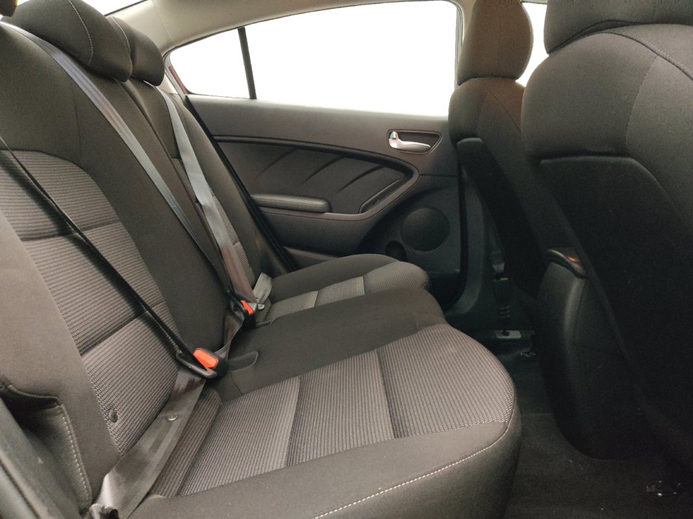 Used 2017 Kia Forte LX image 19