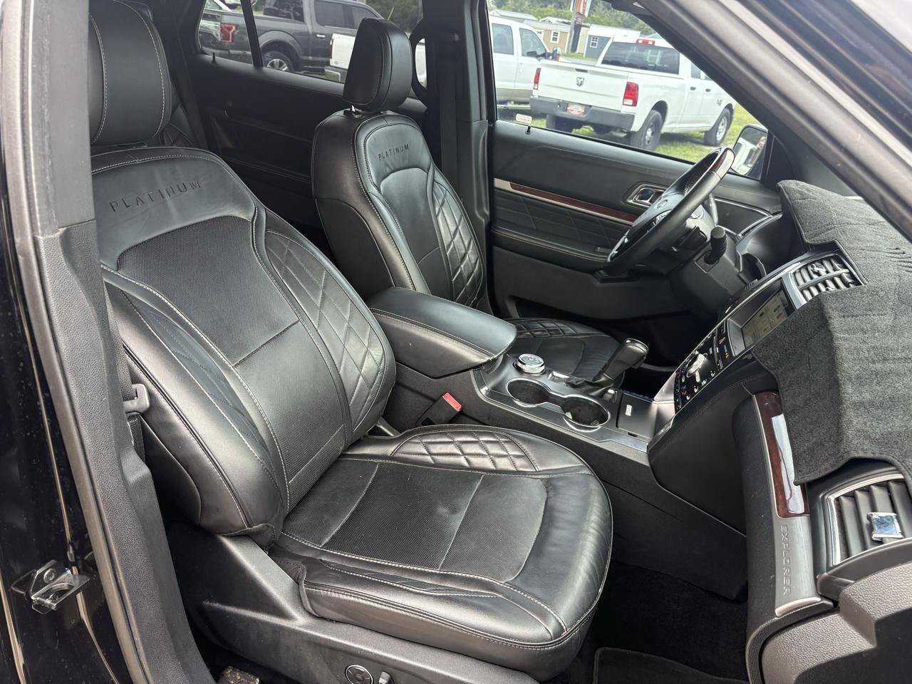 Used 2018 Ford Explorer Platinum AWD/4WD image 32
