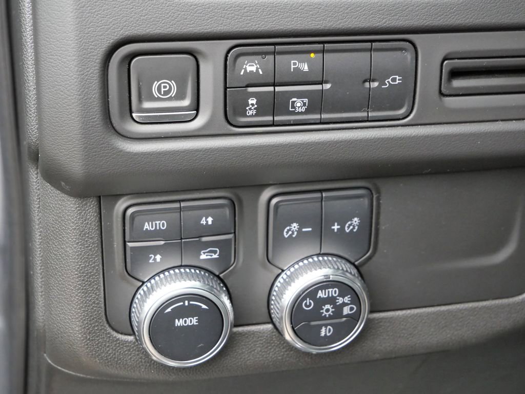 Used 2022 GMC Yukon SLT w/ SLT Premium Package image 19