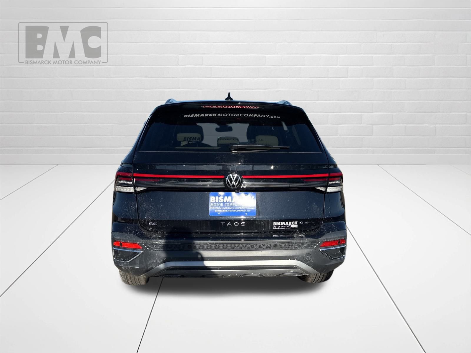 New 2026 Volkswagen Taos SE image 6