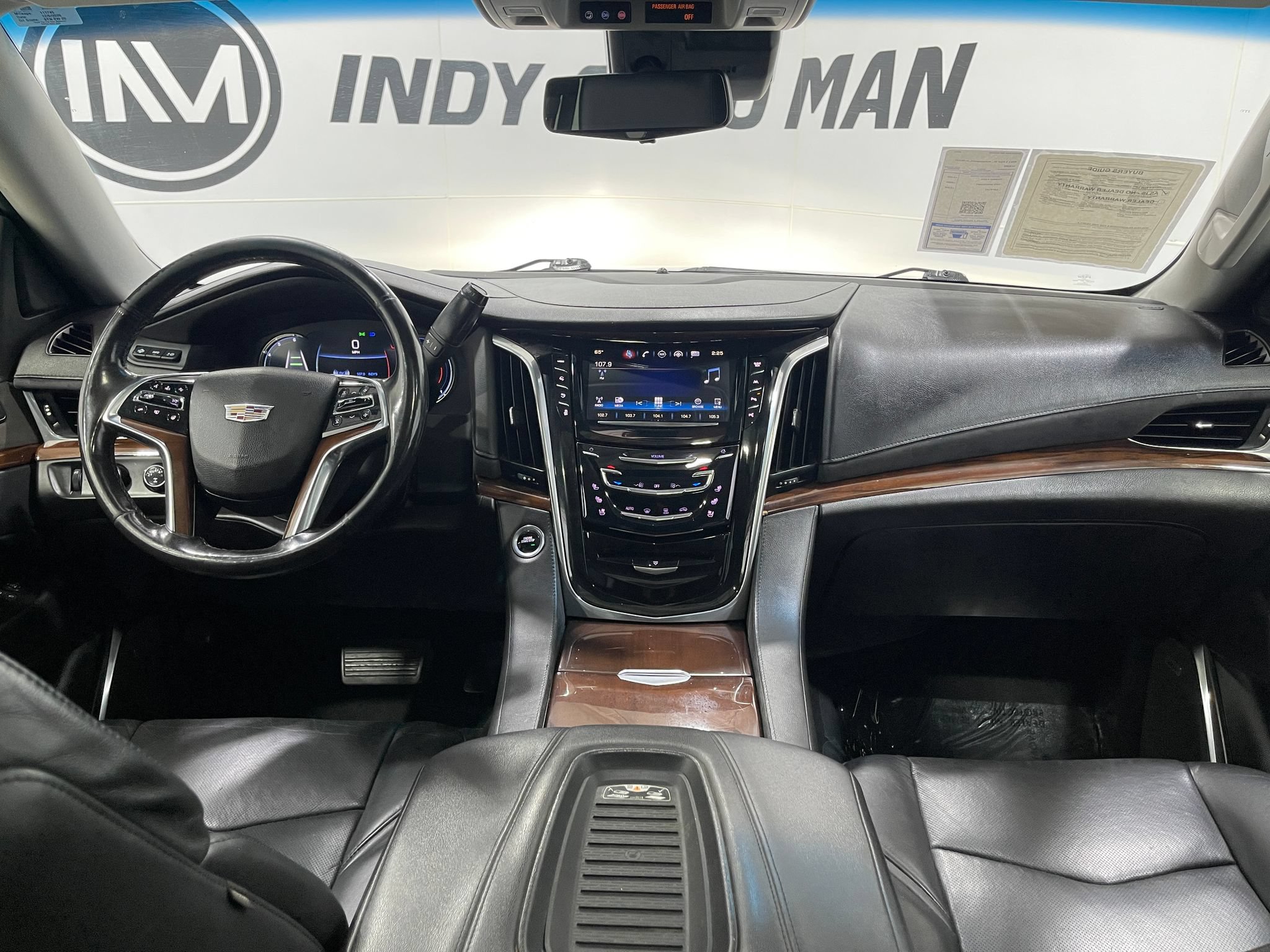 Used 2018 Cadillac Escalade ESV Luxury AWD/4WD image 19