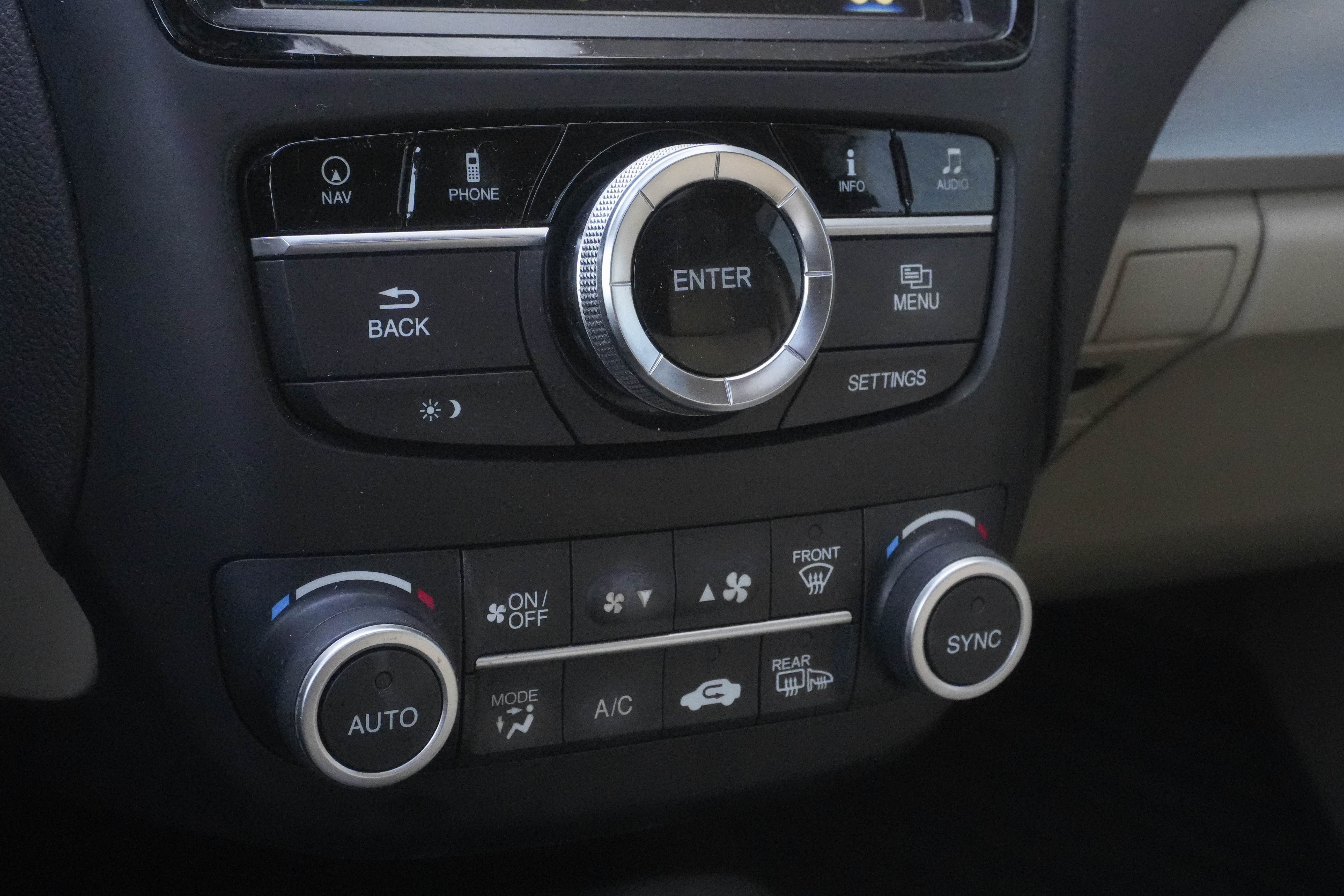 Used 2017 Acura RDX w/ Advance Package FWD image 24