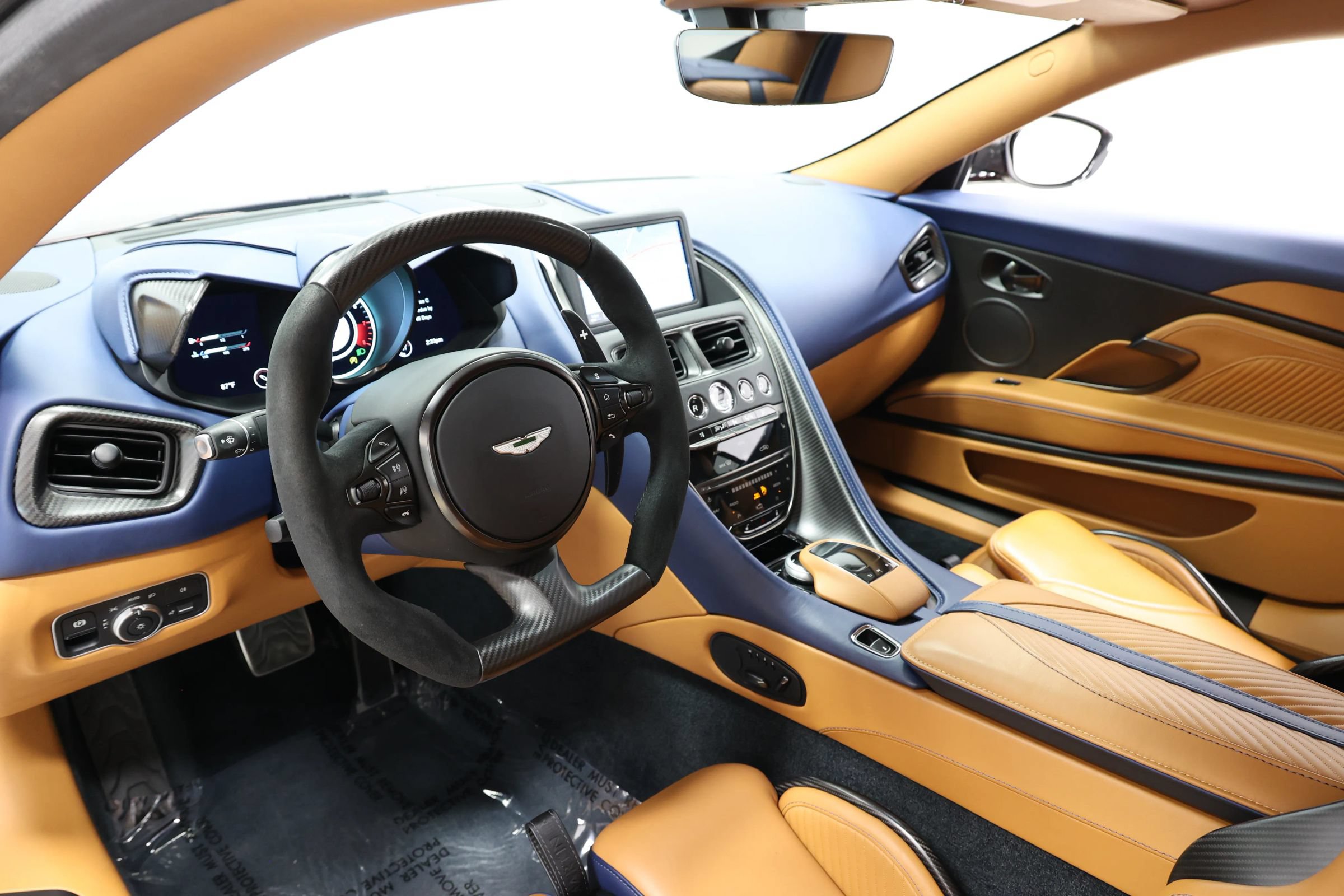 Used 2023 Aston Martin DBS Coupe RWD image 2