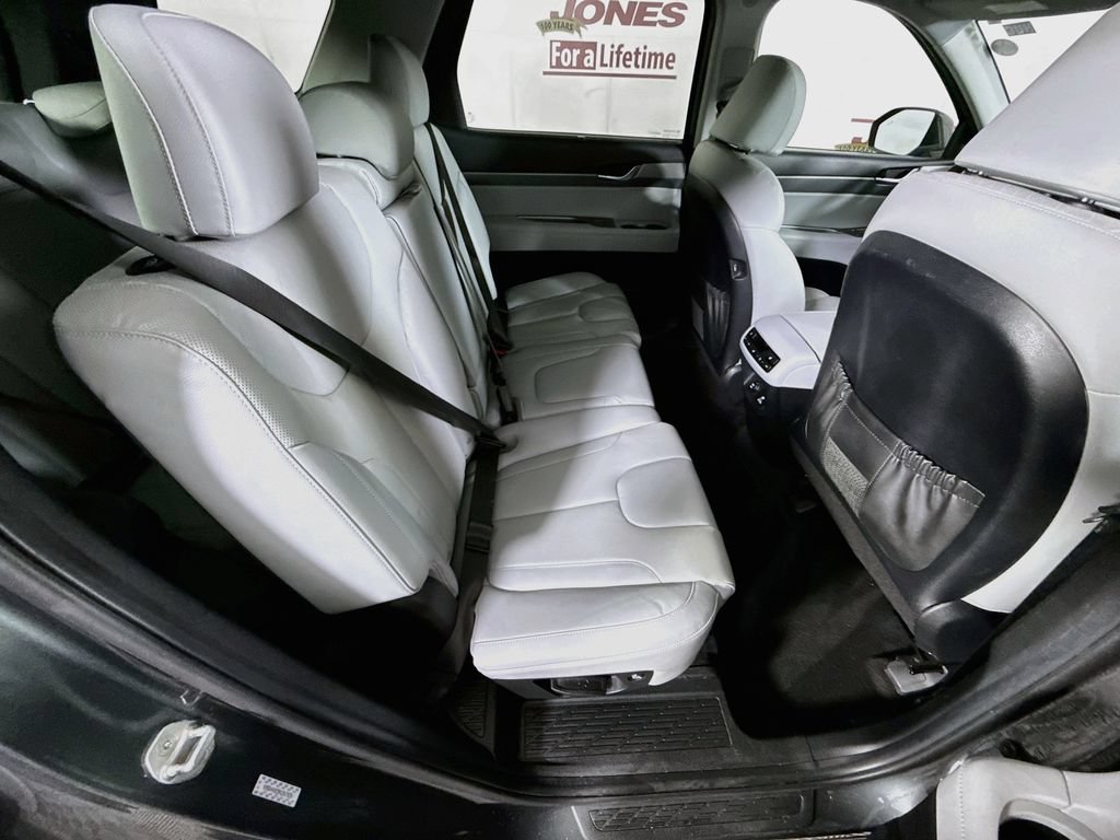 Certified 2022 Hyundai Palisade SEL w/ 8P Bench Seat Package FWD image 34