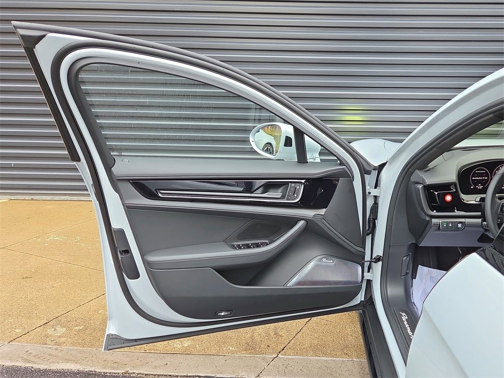 New 2026 Porsche Panamera GTS image 6