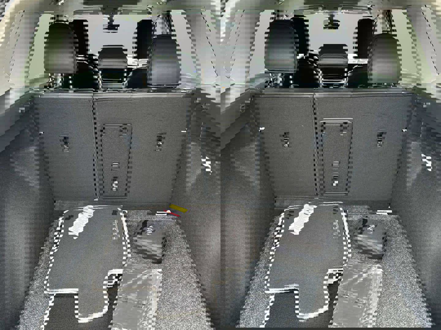 Certified 2024 Volkswagen Taos SE image 10