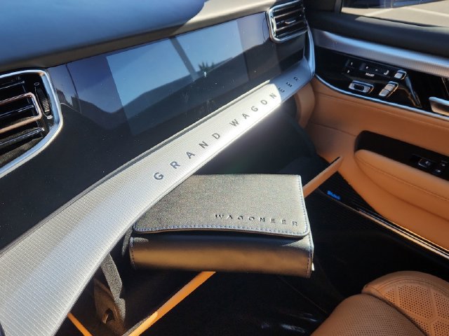 Used 2022 Jeep Grand Wagoneer Series III AWD/4WD image 54