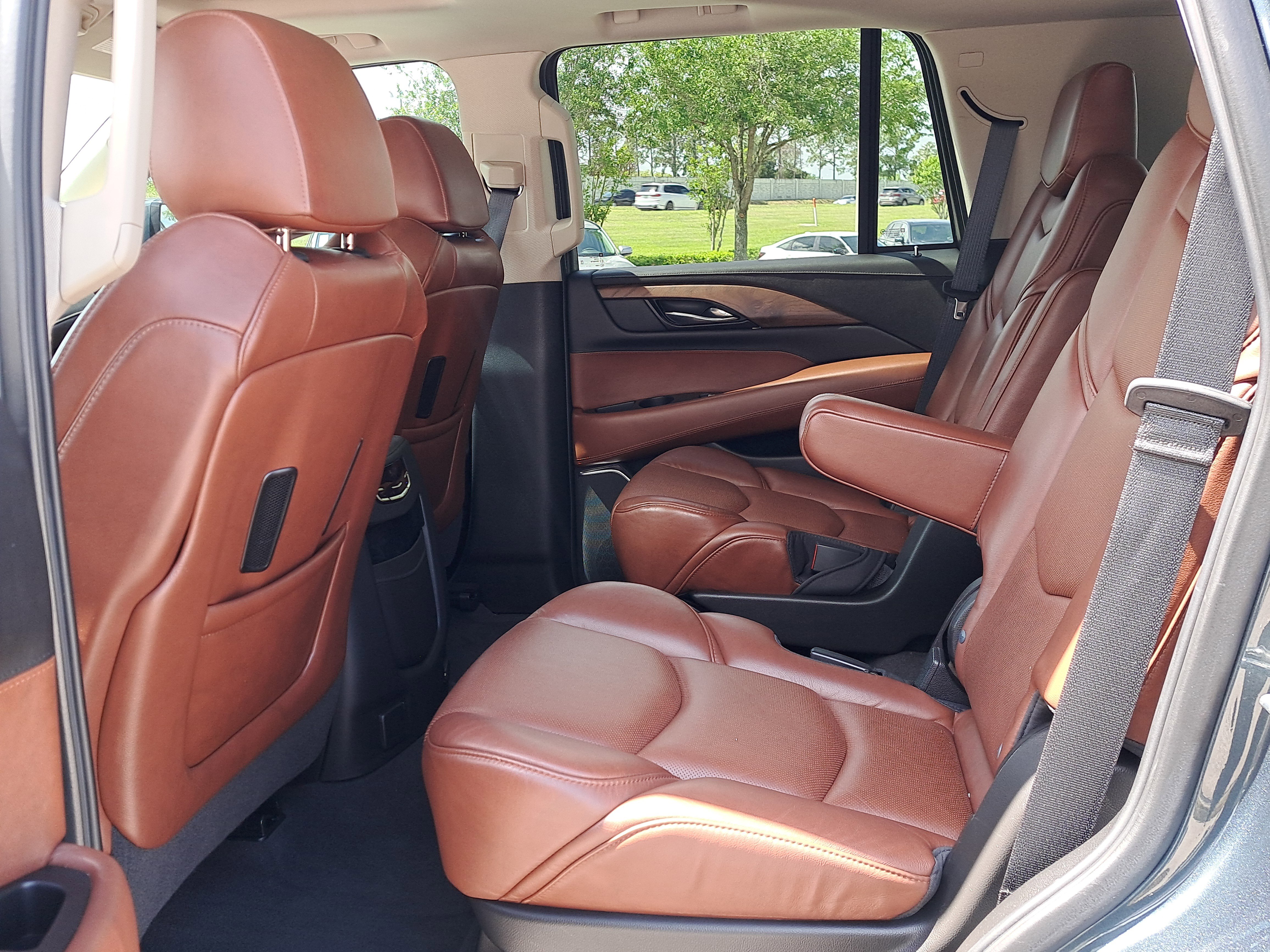 Used 2020 Cadillac Escalade Luxury image 18