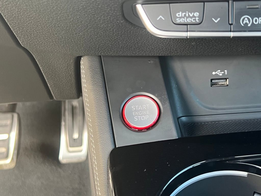 Used 2021 Audi S4 Premium Plus w/ Premium Plus Package image 26