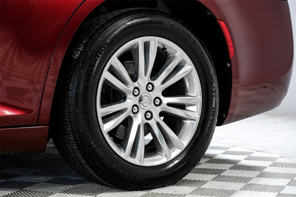 Used 2018 Chrysler 300 Touring L image 56