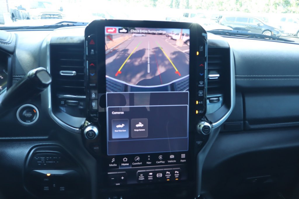 Used 2025 RAM 2500 Laramie AWD/4WD image 32
