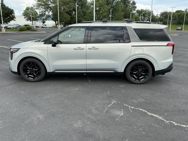 Used 2026 Kia Carnival SX w/ SX Dark Edition Package FWD image 9