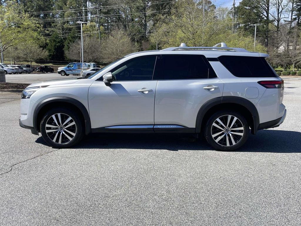Used 2025 Nissan Pathfinder Platinum w/ Cargo Package AWD/4WD image 2