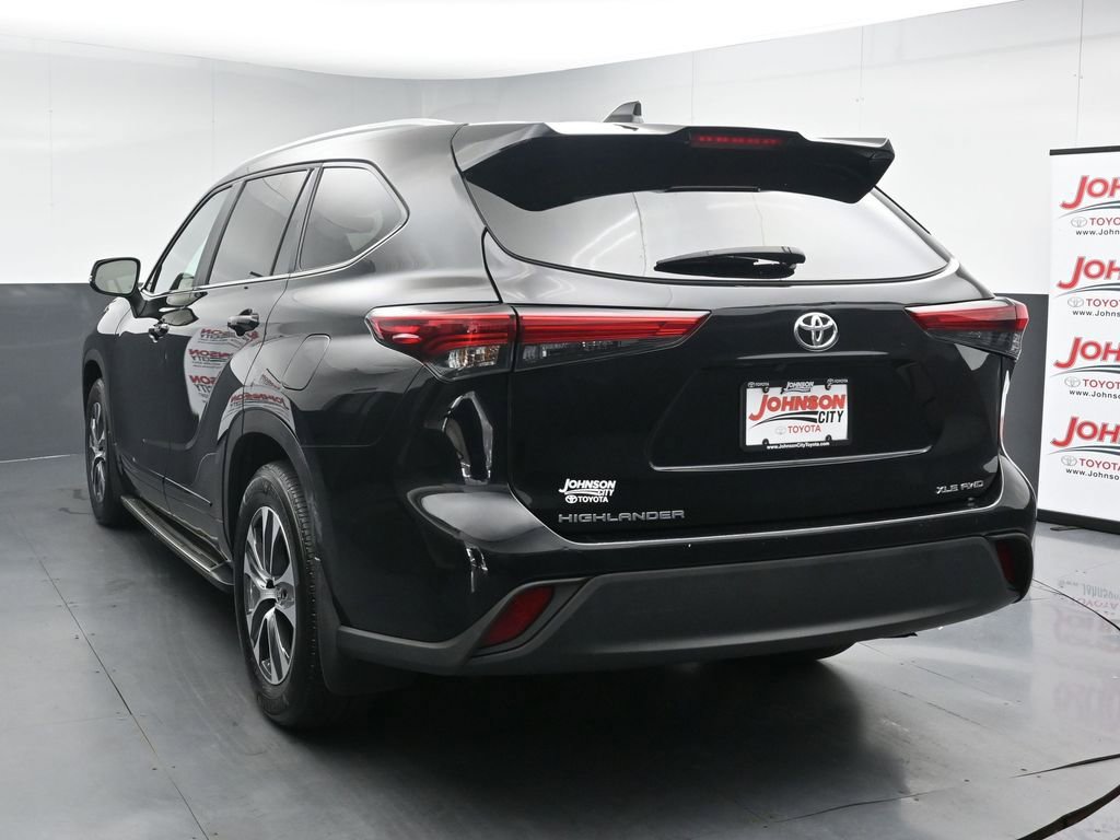 Used 2023 Toyota Highlander XLE AWD/4WD image 6