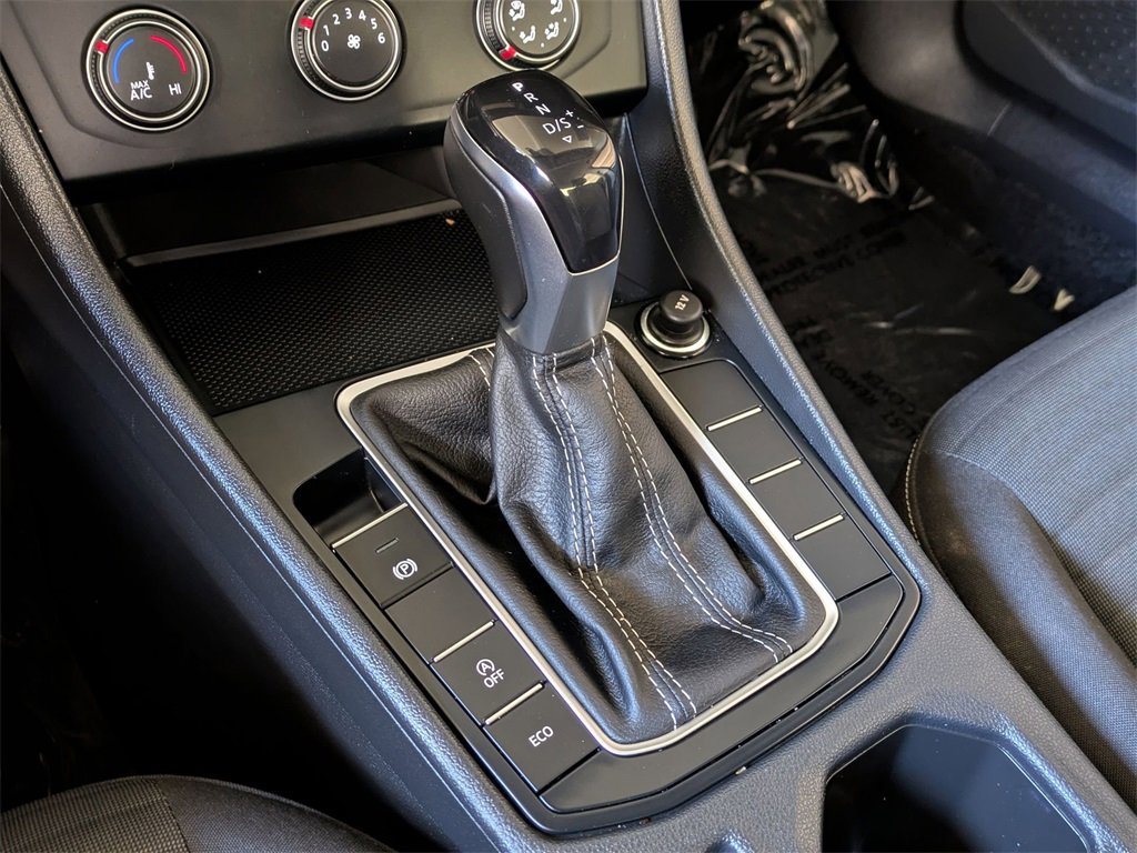 Used 2024 Volkswagen Jetta S image 18