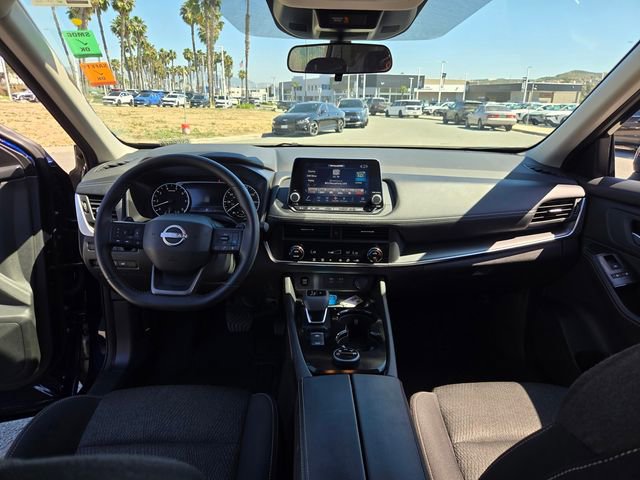 Used 2025 Nissan Rogue SV AWD/4WD image 15
